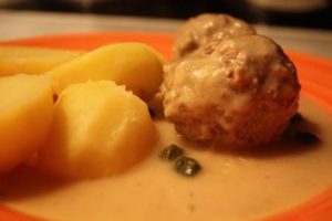 Read more about the article Vegane Königsberger Klopse